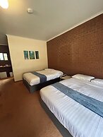 Harrietville Snowline Hotel