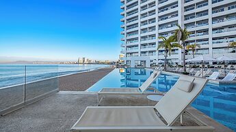 Oceanview Luxury 4BR Penthouse