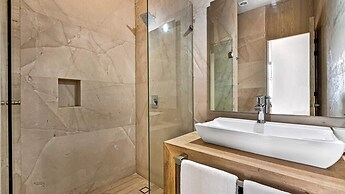 Oceanview Luxury 4BR Penthouse
