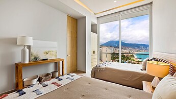 Oceanview Luxury 4BR Penthouse