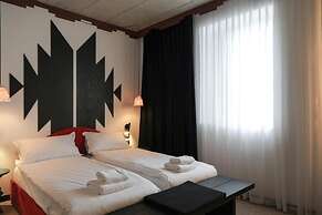 Bazaar Hotel