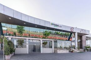 Treebo Premium Vinnie - Near Airport