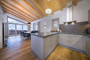Chalet With Sauna Near Ski Bus