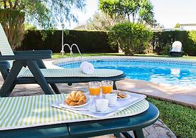 Private Pool, Garden, Barbecue and Beach Nearby