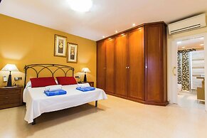 Private Pool, Garden, Barbecue and Beach Nearby