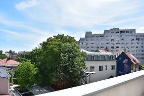 Embassy Romana