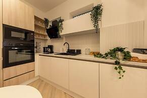 Aiastay Bucharest River Apartments