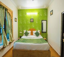 Hotel Golden Rock