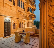 Hotel Golden Rock