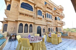 Hotel Golden Rock