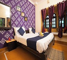 Hotel Golden Rock