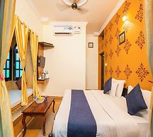 Hotel Golden Rock