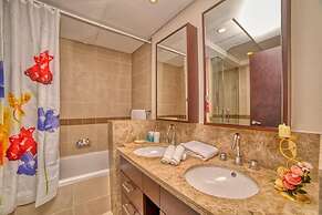 Bellavista - Spacious -1BR & Extra Room