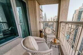 Bellavista - Spacious -1BR & Extra Room