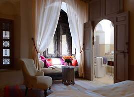 Charming Mini Riad 2 Bedrooms Shared Pool