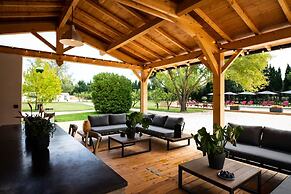 Proven ale House With Pool and spa