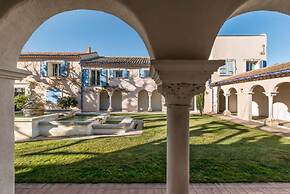 Charming Mas Provencal With Swimming Pool