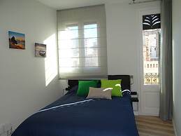 Feel at Sants Apartments