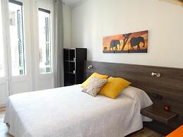 Feel at Sants Apartments