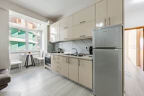 Beachfront Apartment - Near Beach City