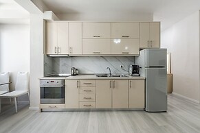 Beachfront Apartment - Near Beach City
