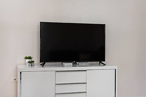 Beachfront Apartment - Near Beach City