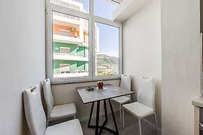 Beachfront Apartment - Near Beach City