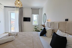 AVENA Suites