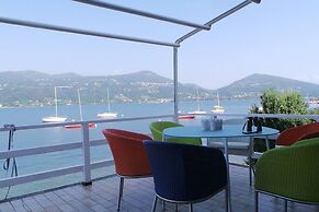 Italian Lakes Lakeside Villa With Direct Lake Access
