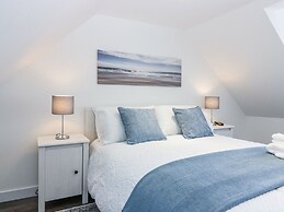 Sea Breeze St Combs