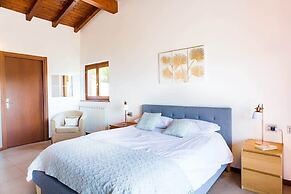 Dumenza Villas