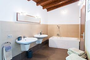 Dumenza Villas