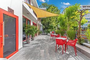 Red Door Inn