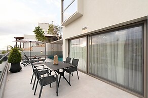 MGK Complex Suite Private Pool Ground Floor