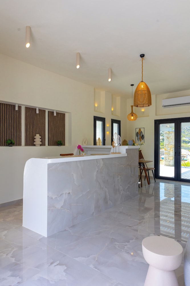 Cezaria Naxos Hotel