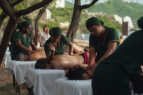 Perla Roca Hotel Boutique - Beach Front