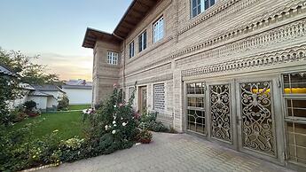 Ikat Villa