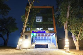 Fabhotel Evergreen