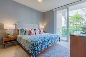 Chic Beachfront Condo Ocean View