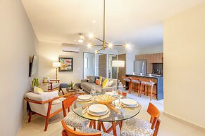 Chic Beachfront Condo Ocean View