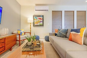 Chic Beachfront Condo Ocean View