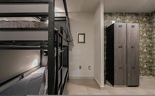 Low bed Mixed Shared Room