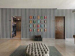 Low bed Mixed Shared Room
