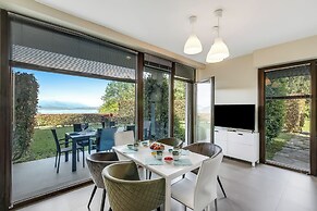 Aquavista Pool and Lake View