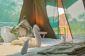 Khwai Mokoro Safaris and Campsites