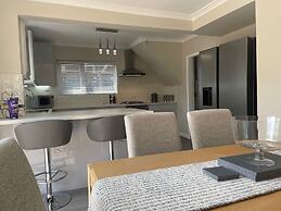 The Dooley, 3-beds, Sleeps 6, Pet Friendly