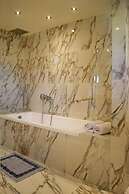 Arktos Hotel Deluxe Suite With Lake View