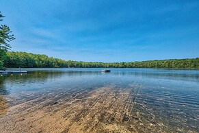 Steps to Lakefront: Dog-friendly Cabin in Levering