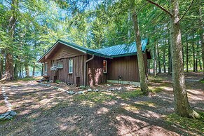 Steps to Lakefront: Dog-friendly Cabin in Levering