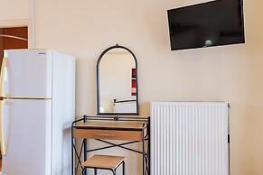 Filiatra Cozy Cental Retreats With Balconies